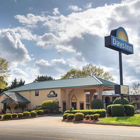 Days Inn By Wyndham Thomaston Екстер'єр фото