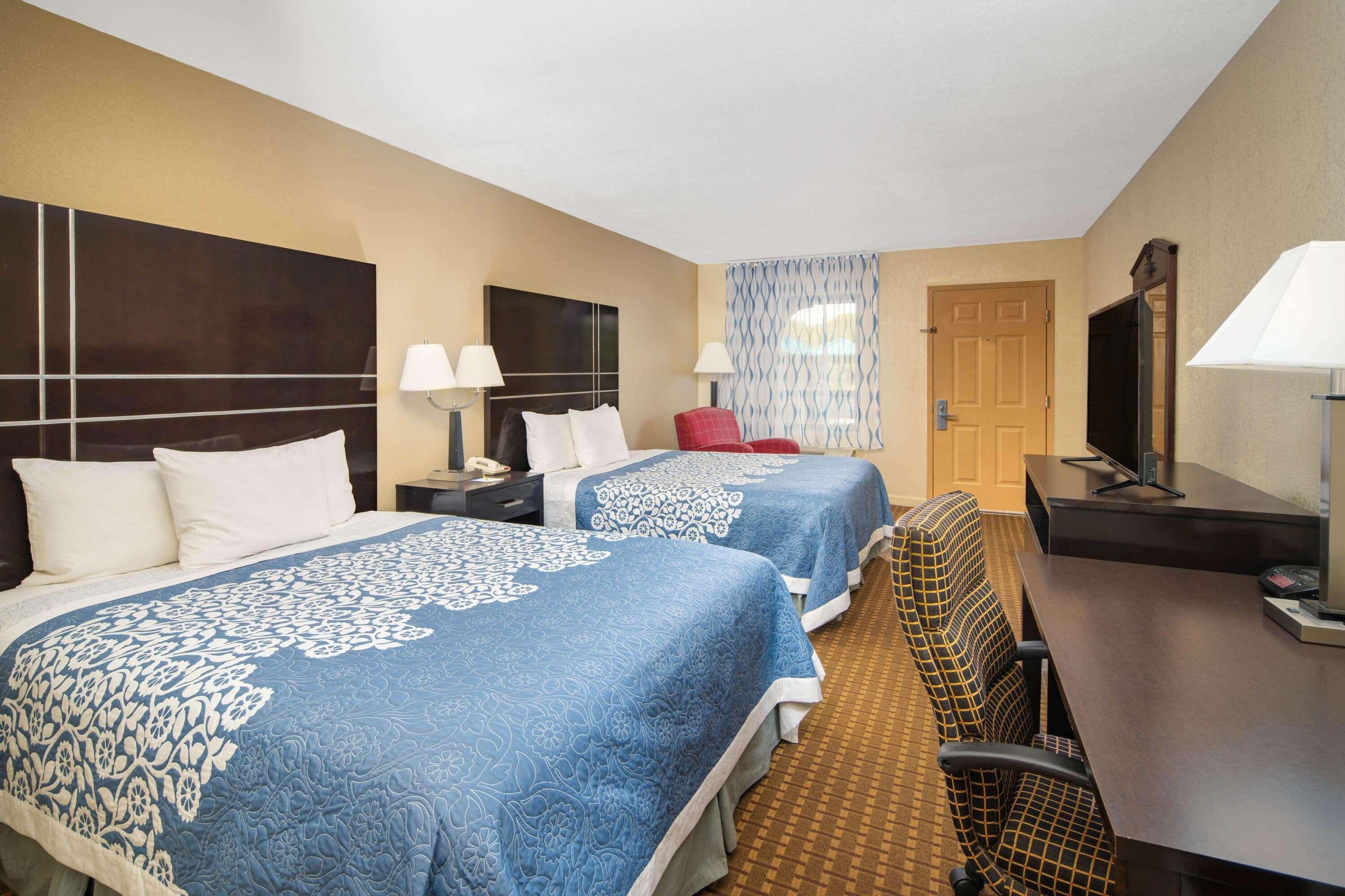 Days Inn By Wyndham Thomaston Екстер'єр фото