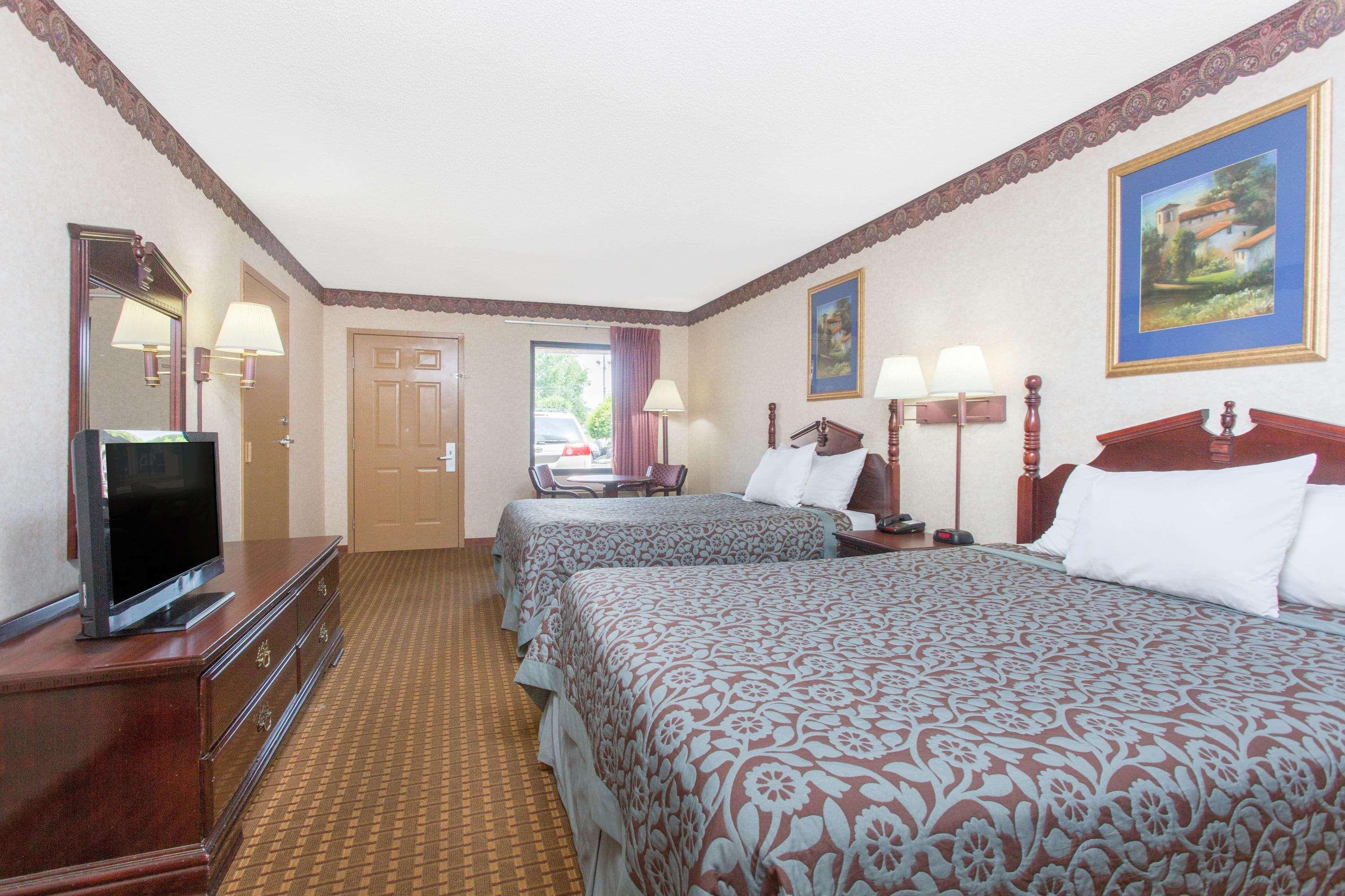 Days Inn By Wyndham Thomaston Екстер'єр фото