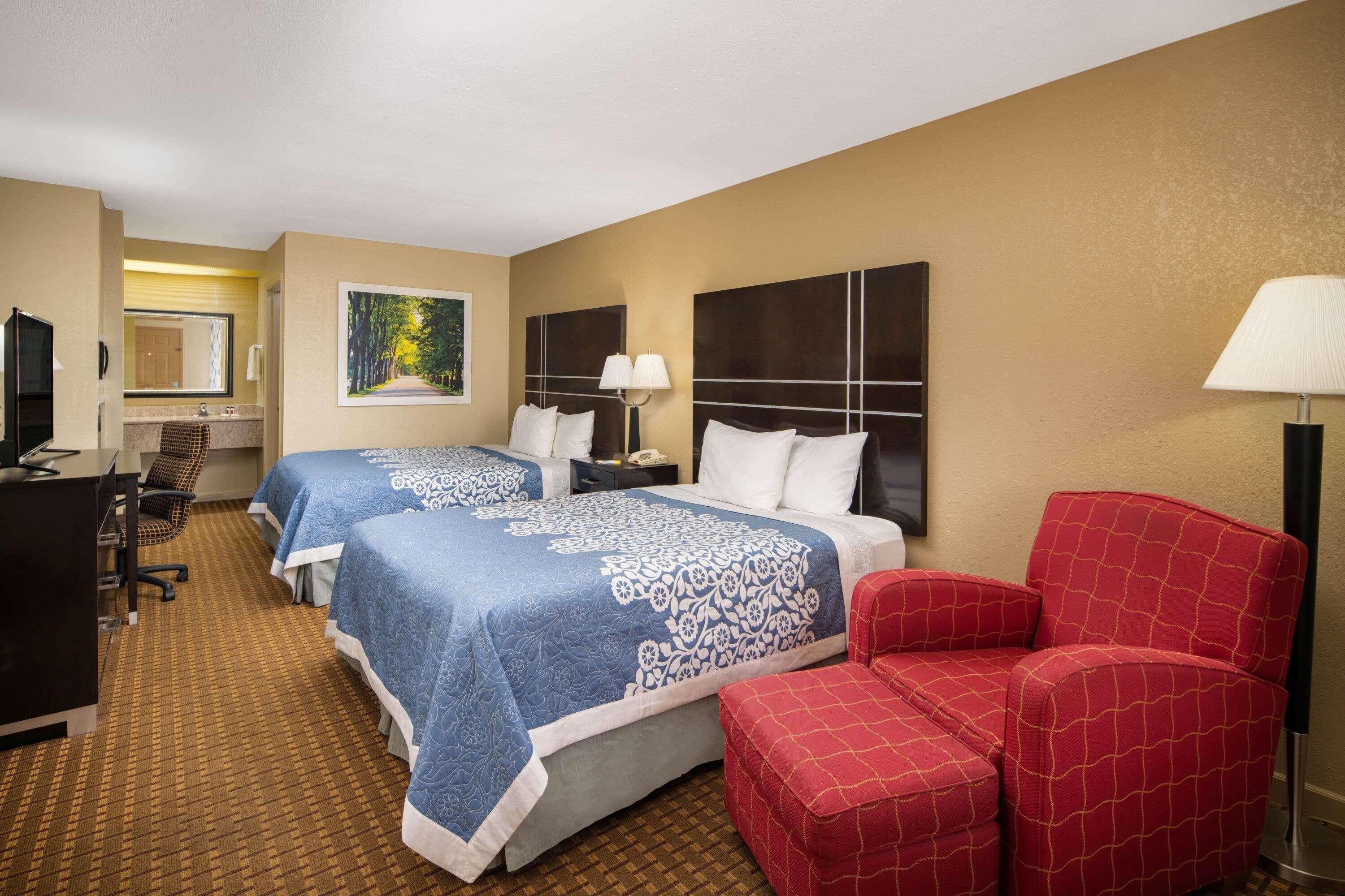 Days Inn By Wyndham Thomaston Екстер'єр фото