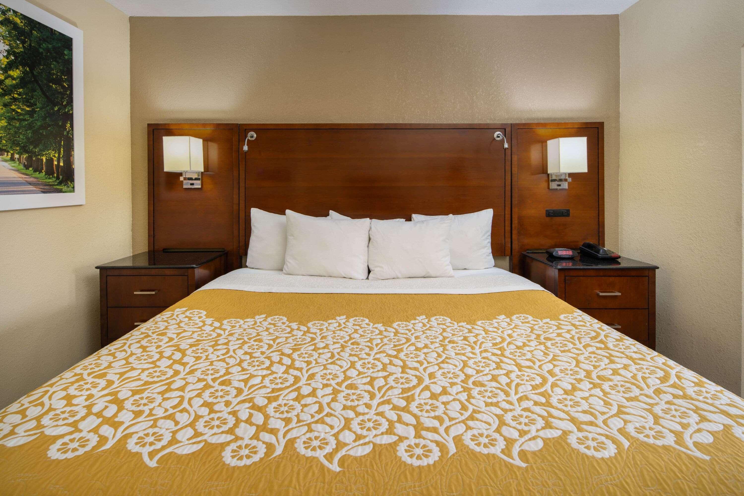 Days Inn By Wyndham Thomaston Екстер'єр фото