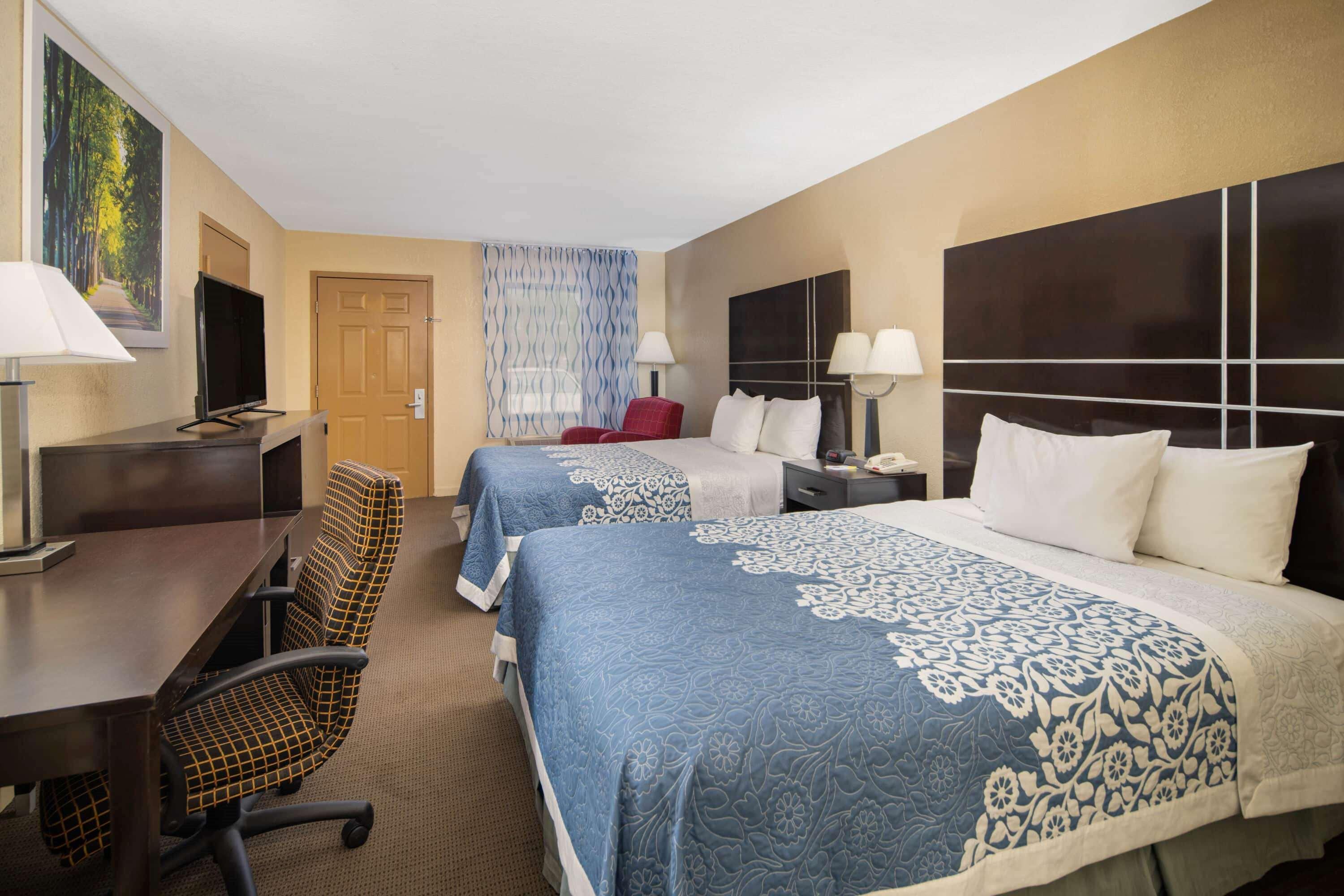 Days Inn By Wyndham Thomaston Екстер'єр фото